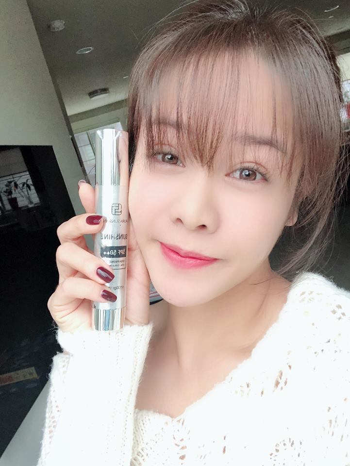 Kem chống nắng che khuyết điểm 3 in 1